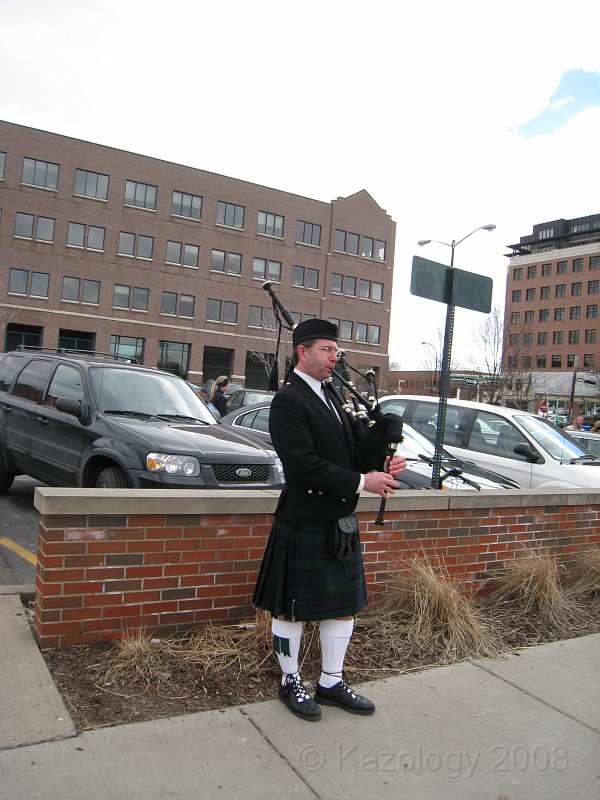 Shamrocks-Shenanagians-08 085.jpg - Bag pipes to send us off! No trumpets, but the piper was a classy touch.